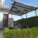 Perica בית הארחה זאדאר