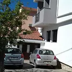 Perica 3* זאדאר